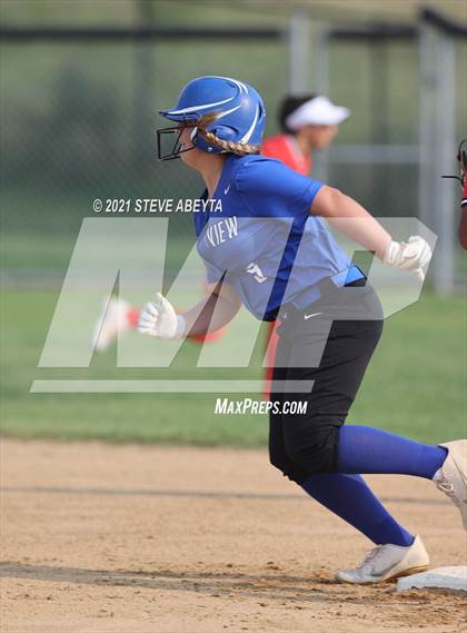 Thumbnail 1 in Regis Jesuit @ Grandview photogallery.