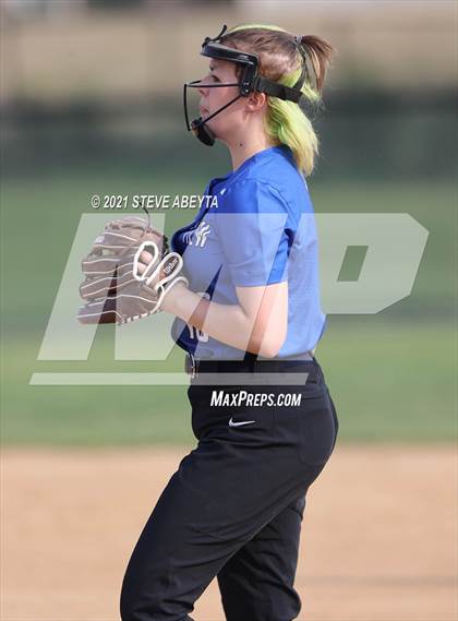 Thumbnail 3 in Regis Jesuit @ Grandview photogallery.