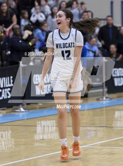 Thumbnail 3 in Gainesville vs Centreville (VHSL Division 6 Quarterfinal) photogallery.