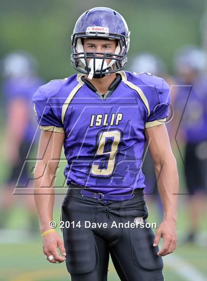 Thumbnail 1 in Huntington @ Islip photogallery.