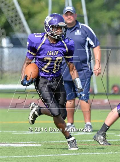 Thumbnail 2 in Huntington @ Islip photogallery.