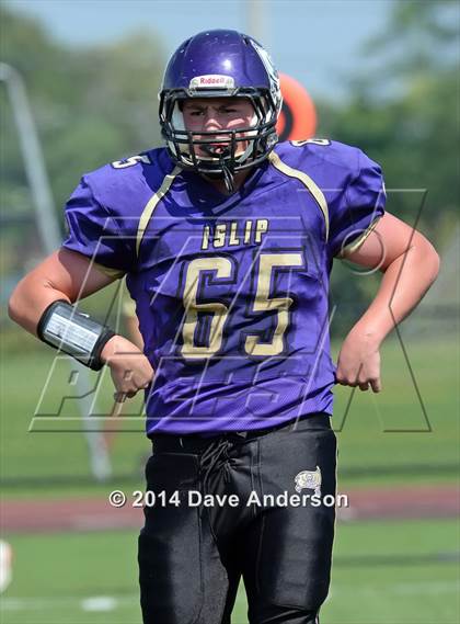 Thumbnail 3 in Huntington @ Islip photogallery.