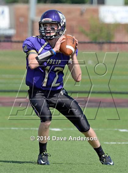 Thumbnail 3 in Huntington @ Islip photogallery.