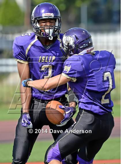 Thumbnail 2 in Huntington @ Islip photogallery.