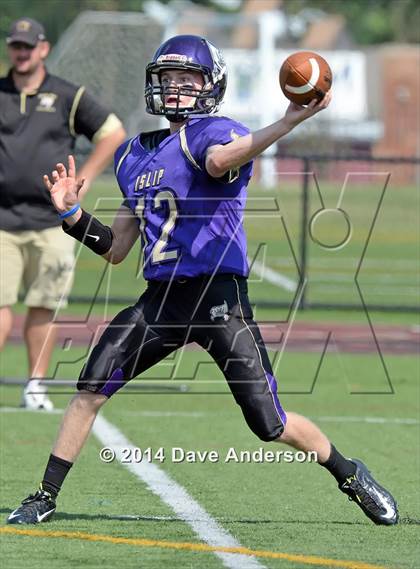 Thumbnail 2 in Huntington @ Islip photogallery.
