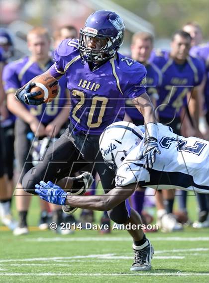 Thumbnail 1 in Huntington @ Islip photogallery.
