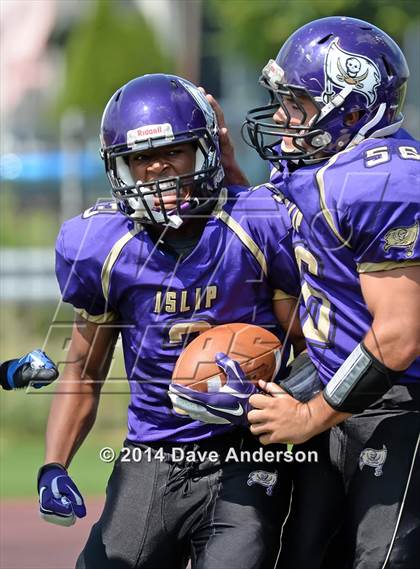 Thumbnail 1 in Huntington @ Islip photogallery.