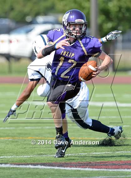 Thumbnail 3 in Huntington @ Islip photogallery.