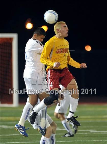 Thumbnail 2 in Davis vs. Jesuit (CIF SJS D1 Final) photogallery.
