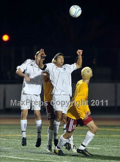 Thumbnail 3 in Davis vs. Jesuit (CIF SJS D1 Final) photogallery.