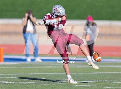 Thumbnail 2 in Idalia vs. Stratton (CHSAA 6-Man Final) photogallery.