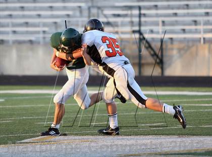 Thumbnail 3 in Gilmer Buckeyes vs Longview Lobos photogallery.