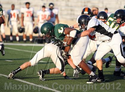 Thumbnail 1 in Gilmer Buckeyes vs Longview Lobos photogallery.