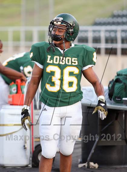 Thumbnail 3 in Gilmer Buckeyes vs Longview Lobos photogallery.