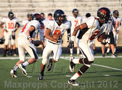 Thumbnail 3 in Gilmer Buckeyes vs Longview Lobos photogallery.