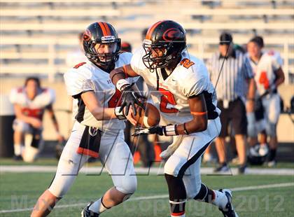 Thumbnail 2 in Gilmer Buckeyes vs Longview Lobos photogallery.