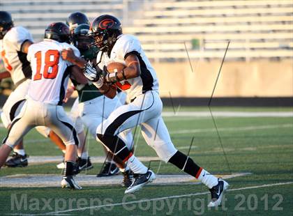 Thumbnail 3 in Gilmer Buckeyes vs Longview Lobos photogallery.