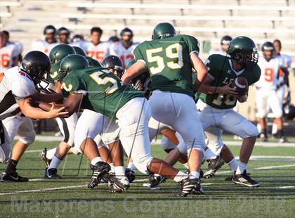 Thumbnail 3 in Gilmer Buckeyes vs Longview Lobos photogallery.