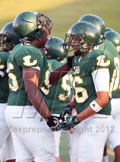 Thumbnail 2 in Gilmer Buckeyes vs Longview Lobos photogallery.