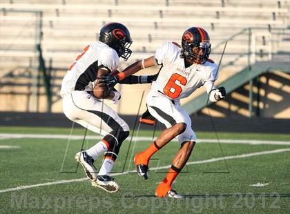 Thumbnail 1 in Gilmer Buckeyes vs Longview Lobos photogallery.