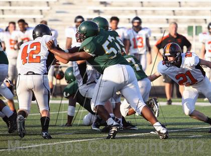 Thumbnail 3 in Gilmer Buckeyes vs Longview Lobos photogallery.