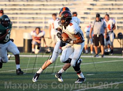 Thumbnail 3 in Gilmer Buckeyes vs Longview Lobos photogallery.