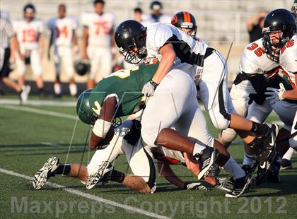 Thumbnail 3 in Gilmer Buckeyes vs Longview Lobos photogallery.