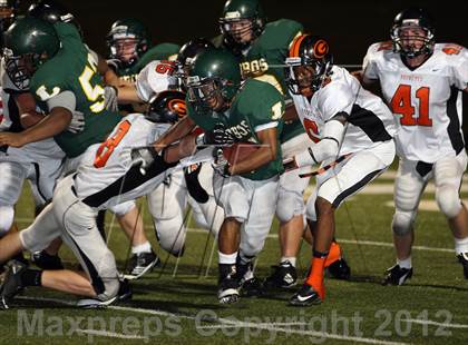 Thumbnail 3 in Gilmer Buckeyes vs Longview Lobos photogallery.
