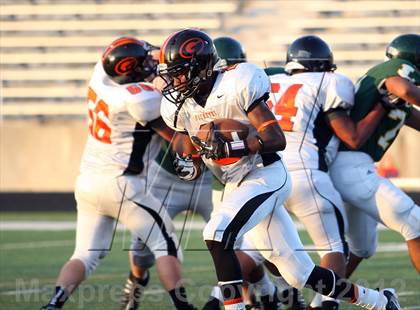 Thumbnail 2 in Gilmer Buckeyes vs Longview Lobos photogallery.