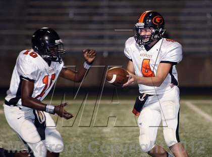 Thumbnail 3 in Gilmer Buckeyes vs Longview Lobos photogallery.