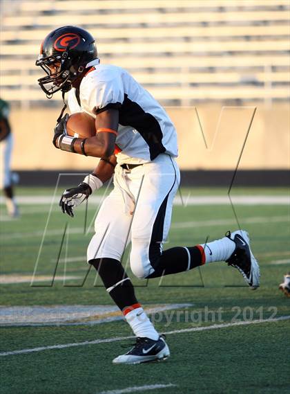 Thumbnail 2 in Gilmer Buckeyes vs Longview Lobos photogallery.
