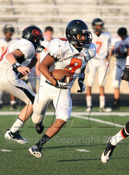 Thumbnail 1 in Gilmer Buckeyes vs Longview Lobos photogallery.