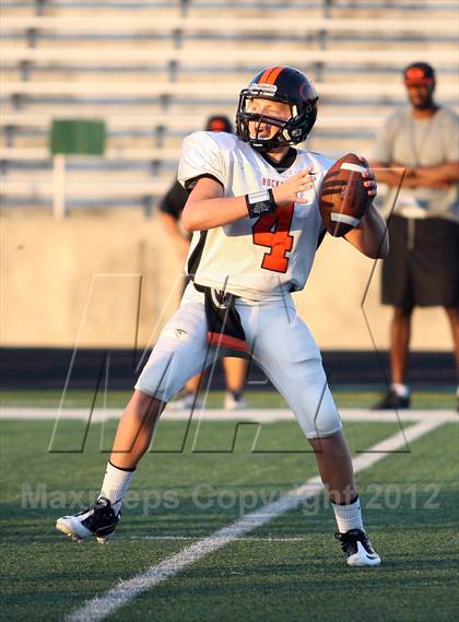 Thumbnail 1 in Gilmer Buckeyes vs Longview Lobos photogallery.
