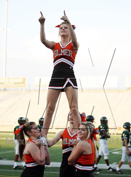 Thumbnail 2 in Gilmer Buckeyes vs Longview Lobos photogallery.
