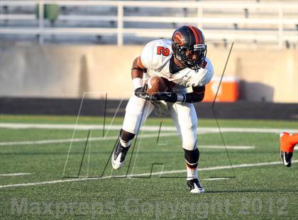 Thumbnail 1 in Gilmer Buckeyes vs Longview Lobos photogallery.