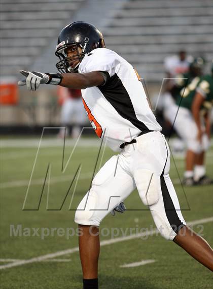 Thumbnail 3 in Gilmer Buckeyes vs Longview Lobos photogallery.