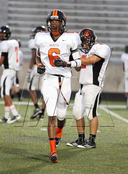 Thumbnail 2 in Gilmer Buckeyes vs Longview Lobos photogallery.