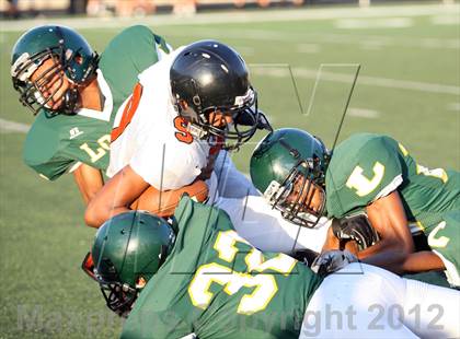 Thumbnail 1 in Gilmer Buckeyes vs Longview Lobos photogallery.