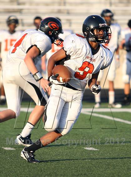 Thumbnail 2 in Gilmer Buckeyes vs Longview Lobos photogallery.