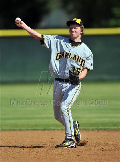 Thumbnail 1 in Garland @ Sachse photogallery.