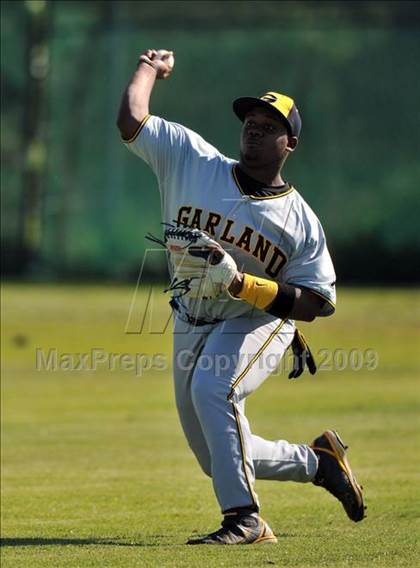 Thumbnail 1 in Garland @ Sachse photogallery.