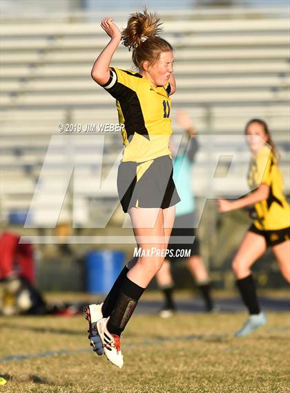 Thumbnail 2 in Pasco @ Hernando (FHSAA 3A Final) photogallery.