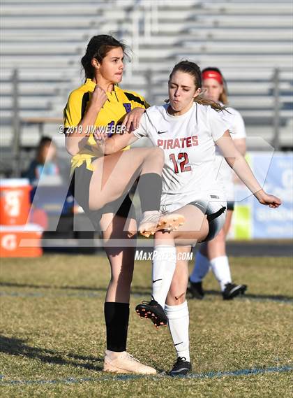 Thumbnail 2 in Pasco @ Hernando (FHSAA 3A Final) photogallery.