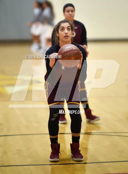 Thumbnail 2 in MacArthur [Douglas] vs Highlands photogallery.