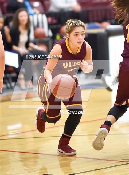 Thumbnail 2 in MacArthur [Douglas] vs Highlands photogallery.