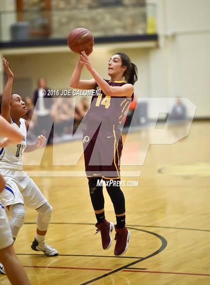 Thumbnail 3 in MacArthur [Douglas] vs Highlands photogallery.
