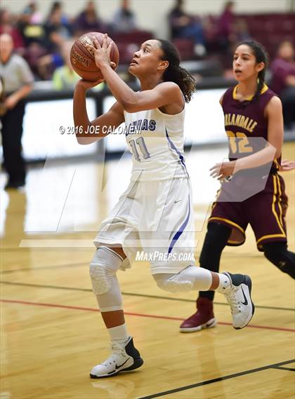 Thumbnail 3 in MacArthur [Douglas] vs Highlands photogallery.