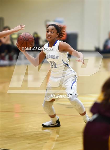 Thumbnail 1 in MacArthur [Douglas] vs Highlands photogallery.