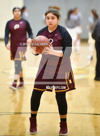 Thumbnail 2 in MacArthur [Douglas] vs Highlands photogallery.
