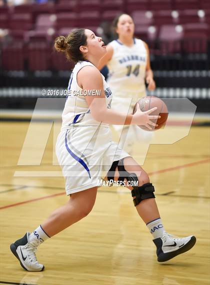 Thumbnail 1 in MacArthur [Douglas] vs Highlands photogallery.